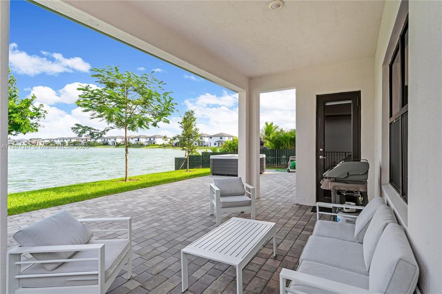Furnished interior view inside a new home in , Miramar (Image 12).