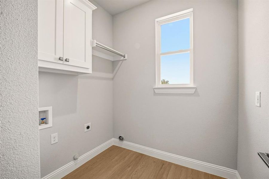 Spacious, unfurnished interior of a new home in , Glen Rose (Image 32).