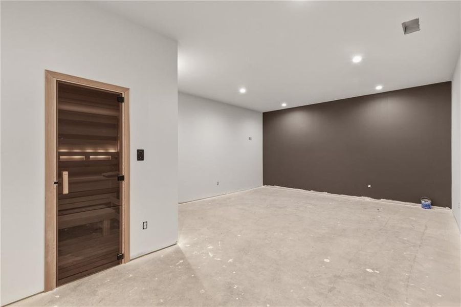 Spacious, unfurnished interior of a new home in , Atlanta (Image 8).