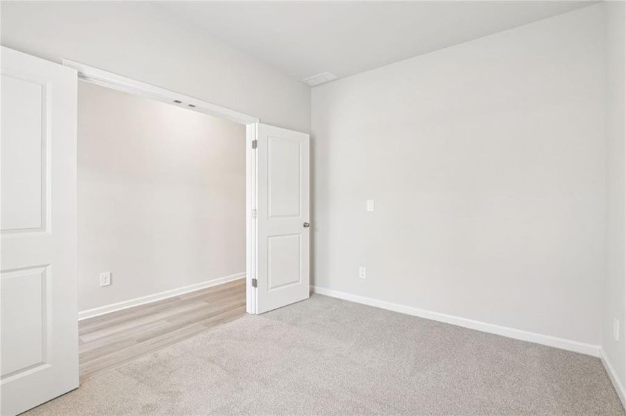 Spacious, unfurnished interior of a new home in Ivey Township, Dallas (Image 25).