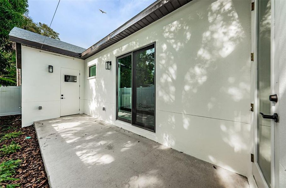 Exterior details and patio area of a home in , New Port Richey (Image 4).
