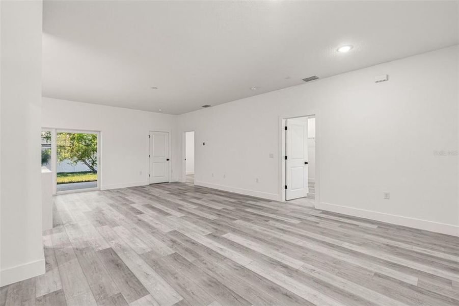 Spacious, unfurnished interior of a new home in , North Port (Image 17).