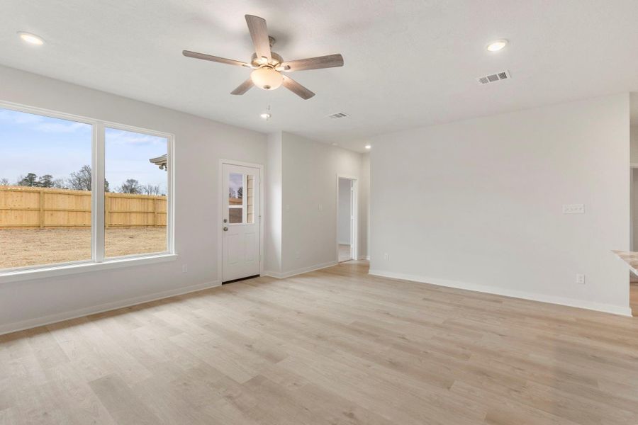 Spacious, unfurnished interior of a new home in , Huntsville (Image 35).