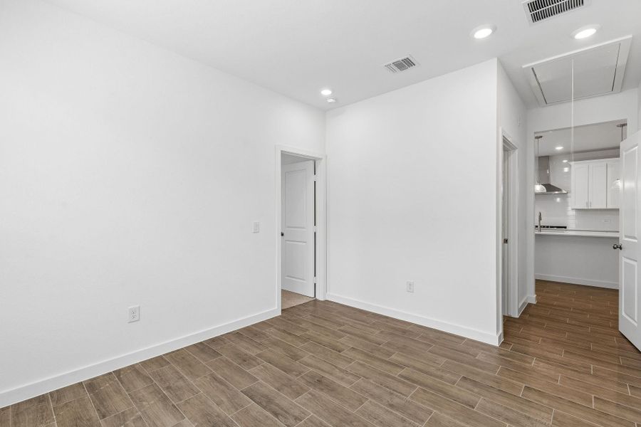 Spacious, unfurnished interior of a new home in Windcress, Cove (Image 22).