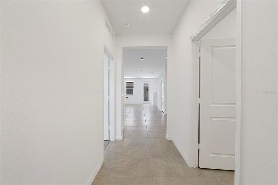 Spacious, unfurnished interior of a new home in Aulin Square, Oviedo (Image 17). Spacious, unfurnished interior of a new home in Aulin Square, Oviedo (Image 17).