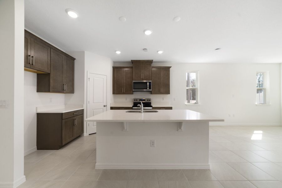Furnished interior view inside a new home in Aulin Square, Oviedo (Image 8).