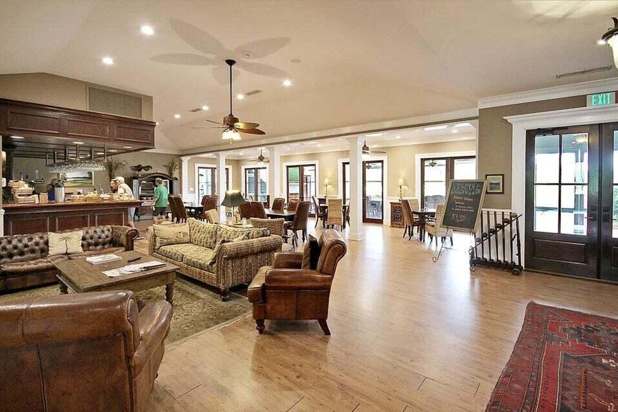 Community amenities in , Hollywood (Image 26).