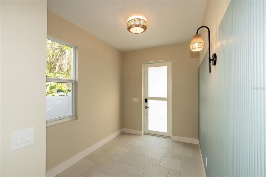 Spacious, unfurnished interior of a new home in , Tampa (Image 43).