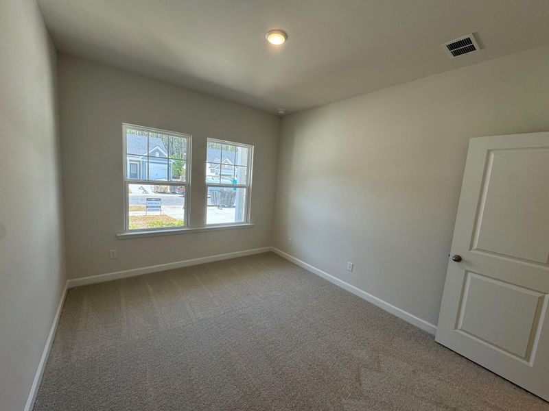 Spacious, unfurnished interior of a new home in , Summerville (Image 12).