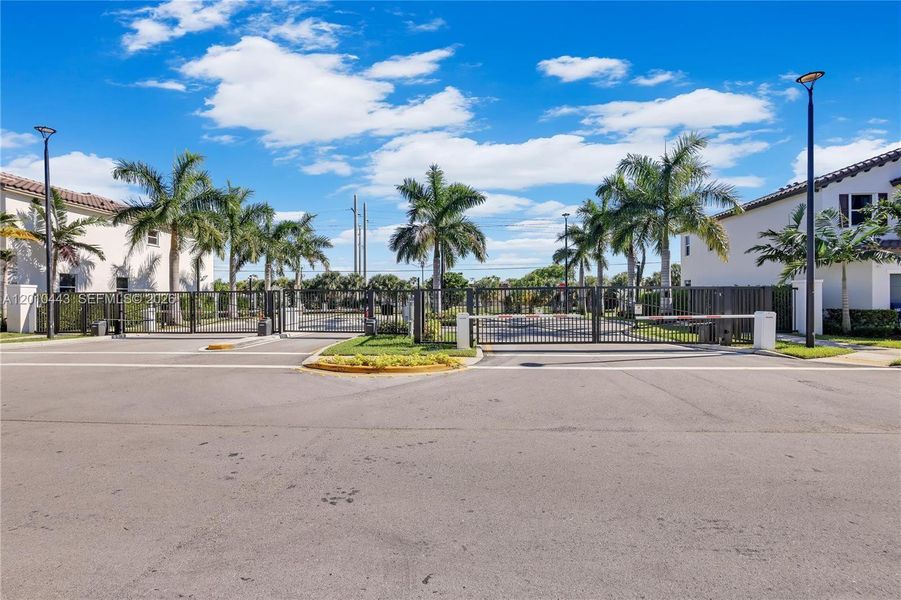Community amenities in , Lauderhill (Image 39).