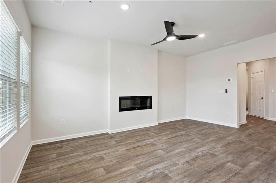 Spacious, unfurnished interior of a new home in The Enclave Townhomes, Hampton (Image 31).