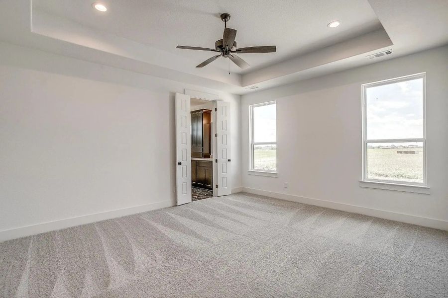 Representative unfurnished interior of a home built from the The Magnolia by Elmwood Custom Homes in Waterfall Ranch Estates, Waxahachie (Image 33).