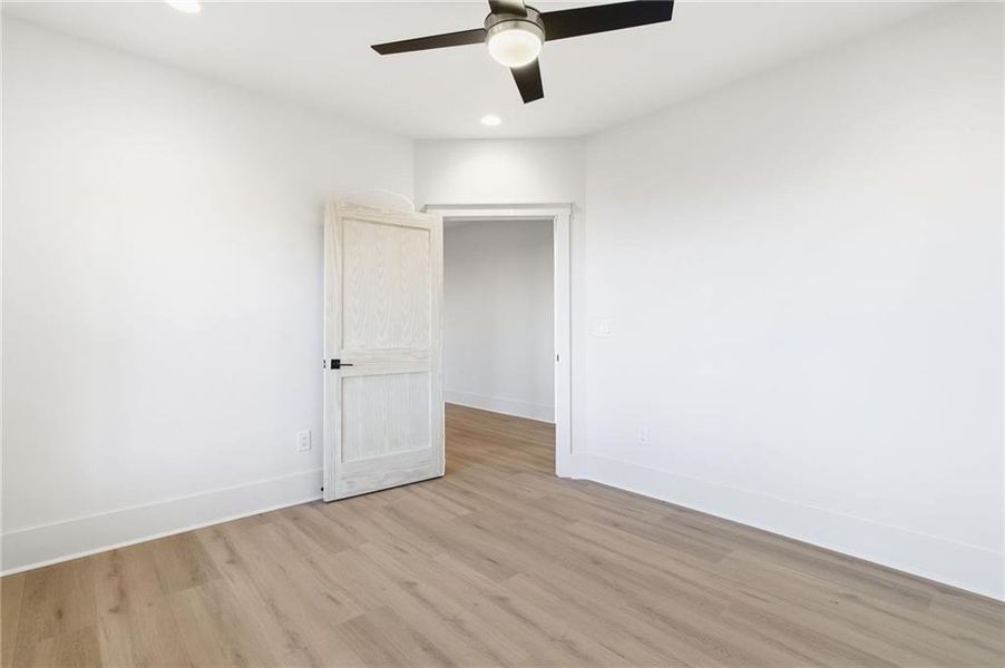 Spacious, unfurnished interior of a new home in , Jasper (Image 29).