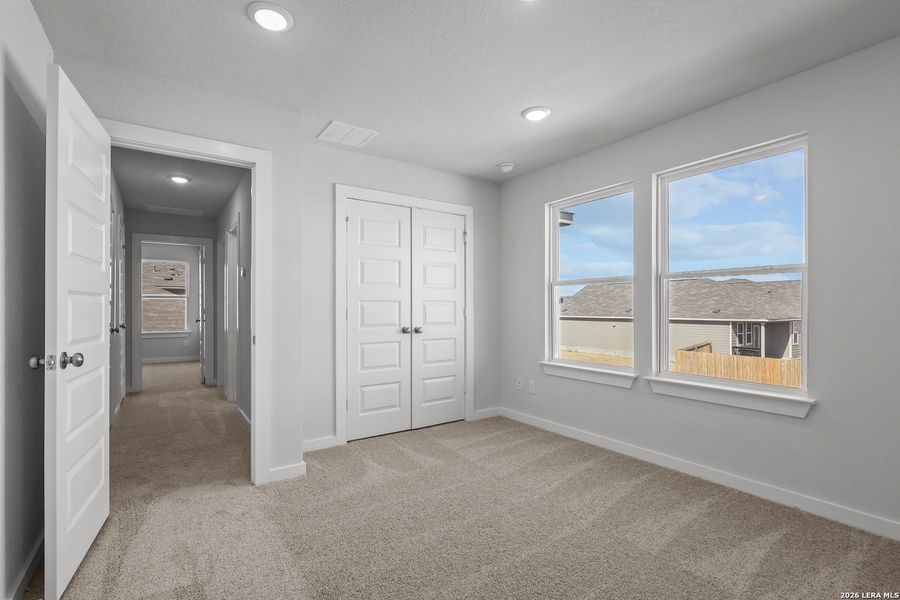 Spacious, unfurnished interior of a new home in Hiddenbrooke, Seguin (Image 29).