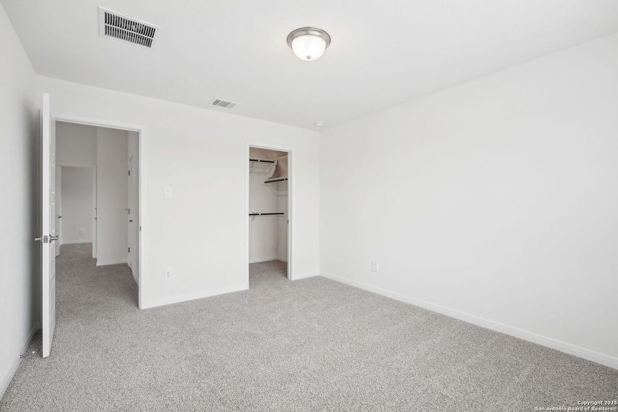 Spacious, unfurnished interior of a new home in Carmel Ranch, Schertz (Image 39).