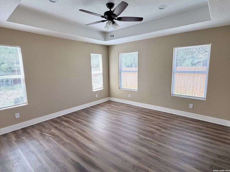 Spacious, unfurnished interior of a new home in , San Antonio (Image 6).