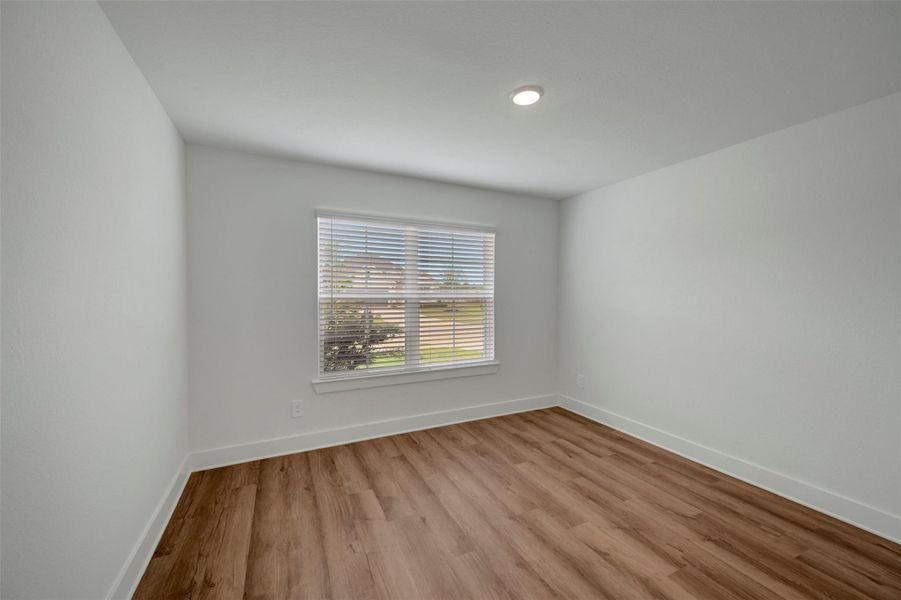 Spacious, unfurnished interior of a new home in Sorella, Tomball (Image 24).