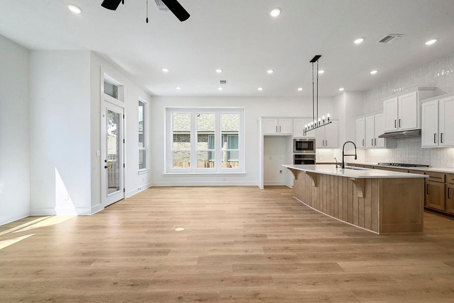 Spacious, unfurnished interior of a new home in 6 Creeks at Waterridge: 55ft. lots, Kyle (Image 18).