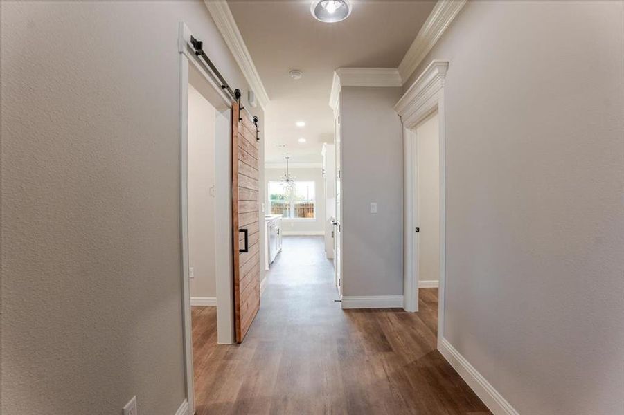 Spacious, unfurnished interior of a new home in , Tolar (Image 21).