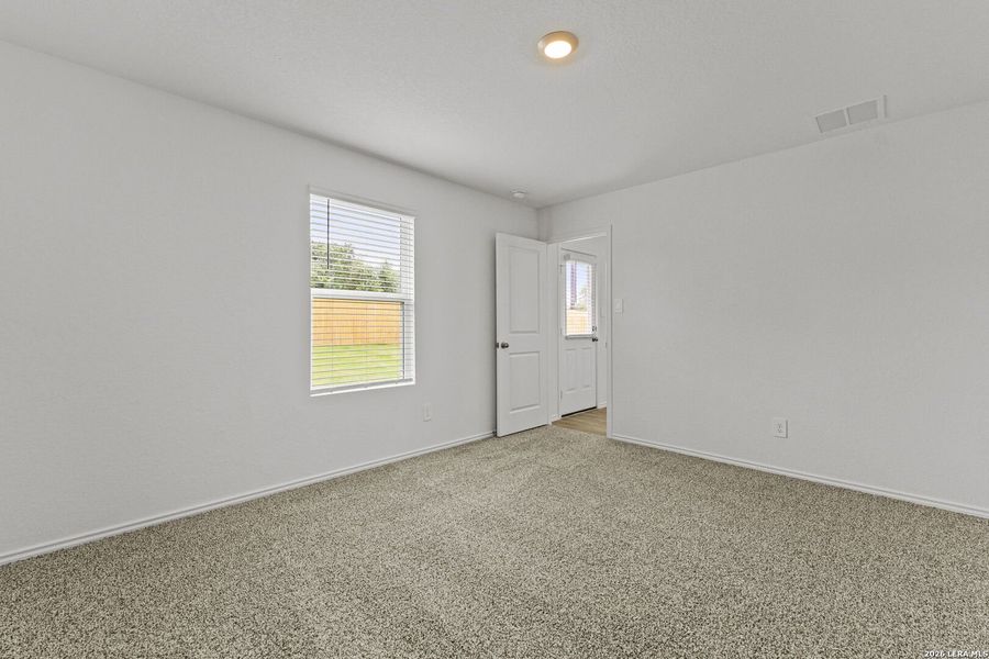 Spacious, unfurnished interior of a new home in Hickory Ridge, Elmendorf (Image 13). Spacious, unfurnished interior of a new home in Hickory Ridge, Elmendorf (Image 13).