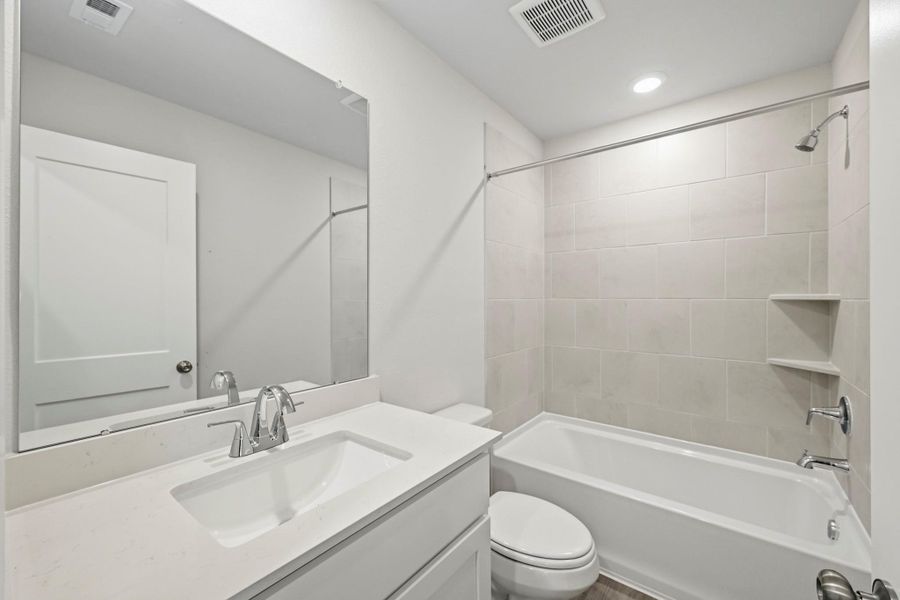 Furnished interior view inside a new home in Magnolia Springs, Montgomery (Image 10). Furnished interior view inside a new home in Magnolia Springs, Montgomery (Image 10).