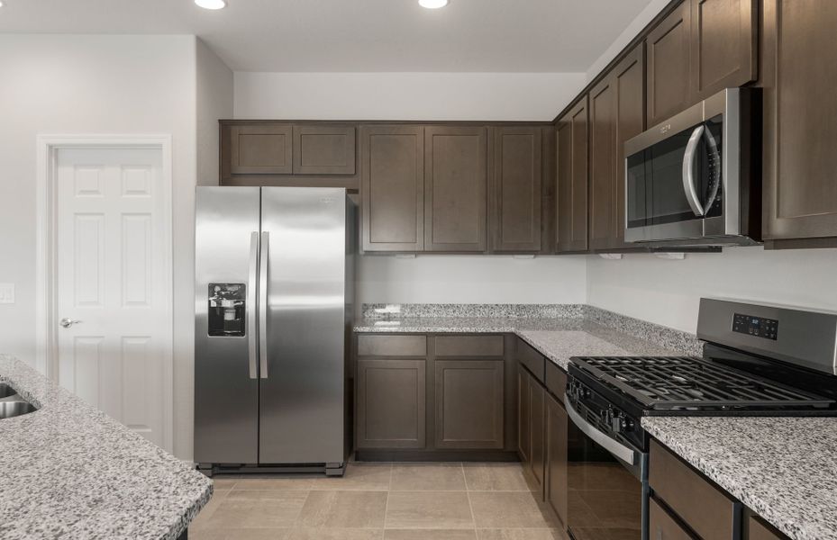 Furnished interior view inside a new home in El Cidro, Goodyear (Image 9).