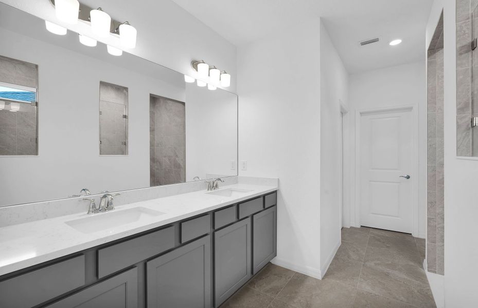 Furnished interior view inside a new home in Hyland Trail, Green Cove Springs (Image 4).