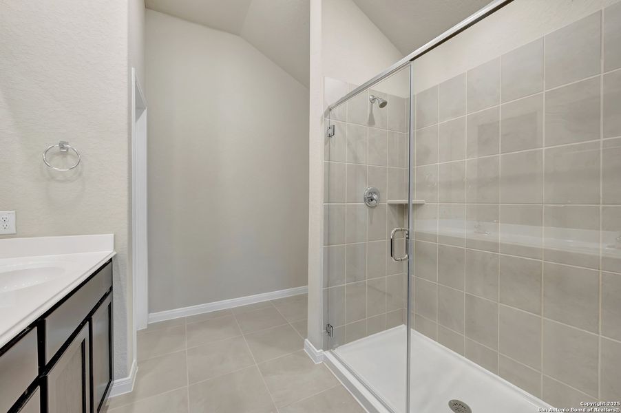 Furnished interior view inside a new home in Park Place, New Braunfels (Image 9).