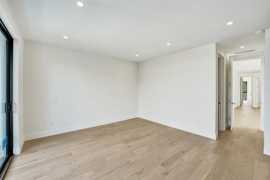 Spacious, unfurnished interior of a new home in , Fort Lauderdale (Image 66). Spacious, unfurnished interior of a new home in , Fort Lauderdale (Image 66).