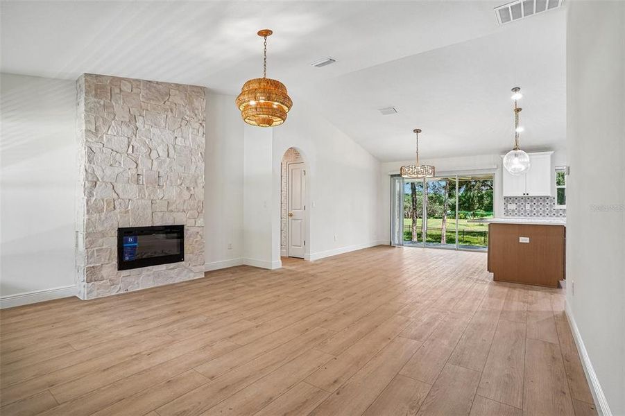 Spacious, unfurnished interior of a new home in , Citrus Springs (Image 18).