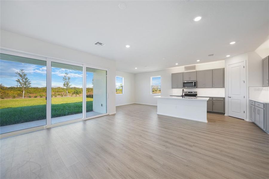 Spacious, unfurnished interior of a new home in Turnleaf, Punta Gorda (Image 27). Spacious, unfurnished interior of a new home in Turnleaf, Punta Gorda (Image 27).