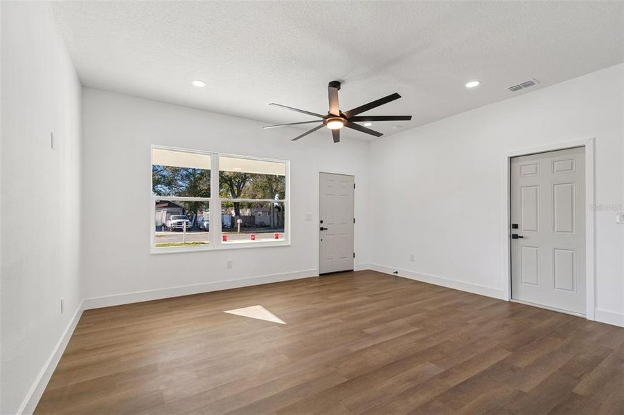 Spacious, unfurnished interior of a new home in , St. Petersburg (Image 20). Spacious, unfurnished interior of a new home in , St. Petersburg (Image 20).