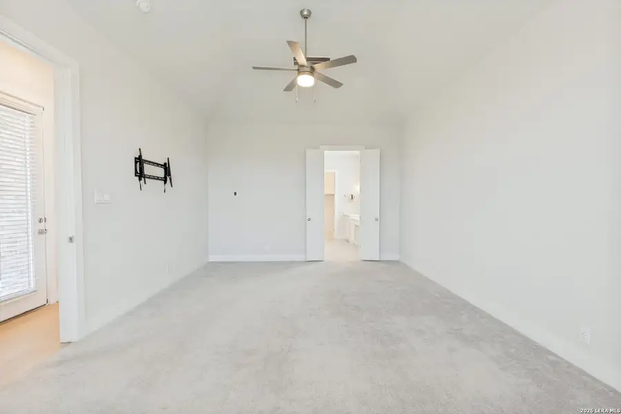 Spacious, unfurnished interior of a new home in Ventana, Bulverde (Image 42). Spacious, unfurnished interior of a new home in Ventana, Bulverde (Image 42).