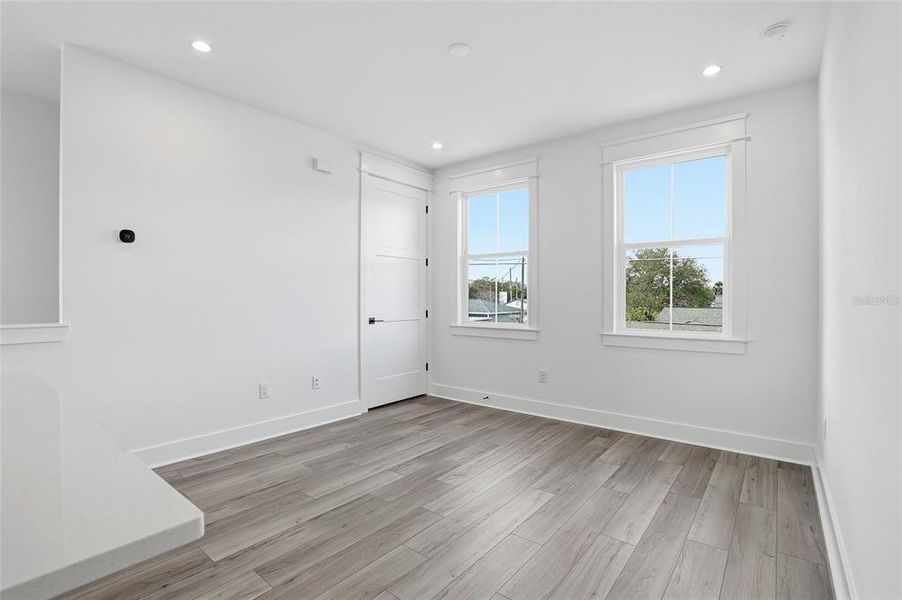 Spacious, unfurnished interior of a new home in , St. Petersburg (Image 61).