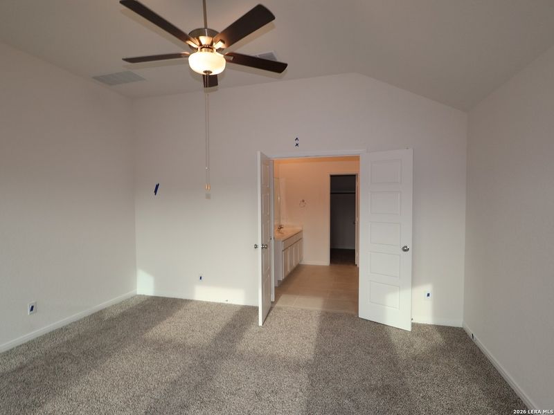 Spacious, unfurnished interior of a new home in Agave, San Antonio (Image 23).