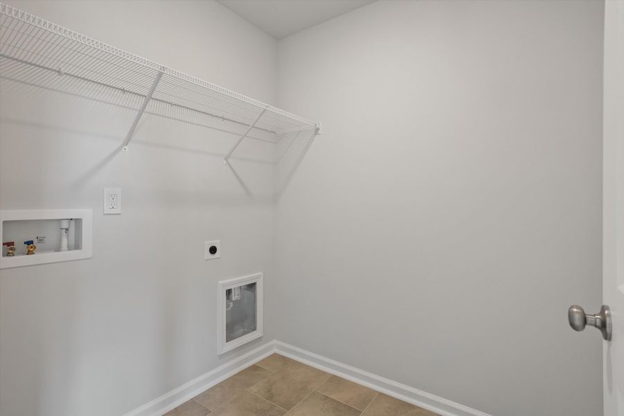 Spacious, unfurnished interior of a new home in Cambridge Reserve, Angier (Image 20).