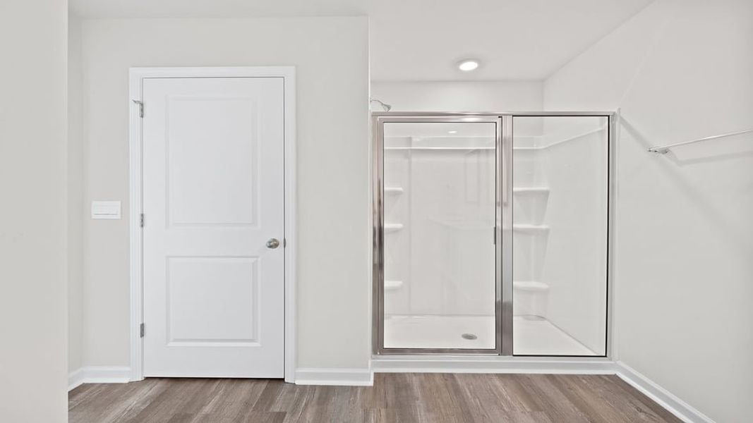 Spacious, unfurnished interior of a new home in Cloverdale Hills, Piedmont (Image 29).