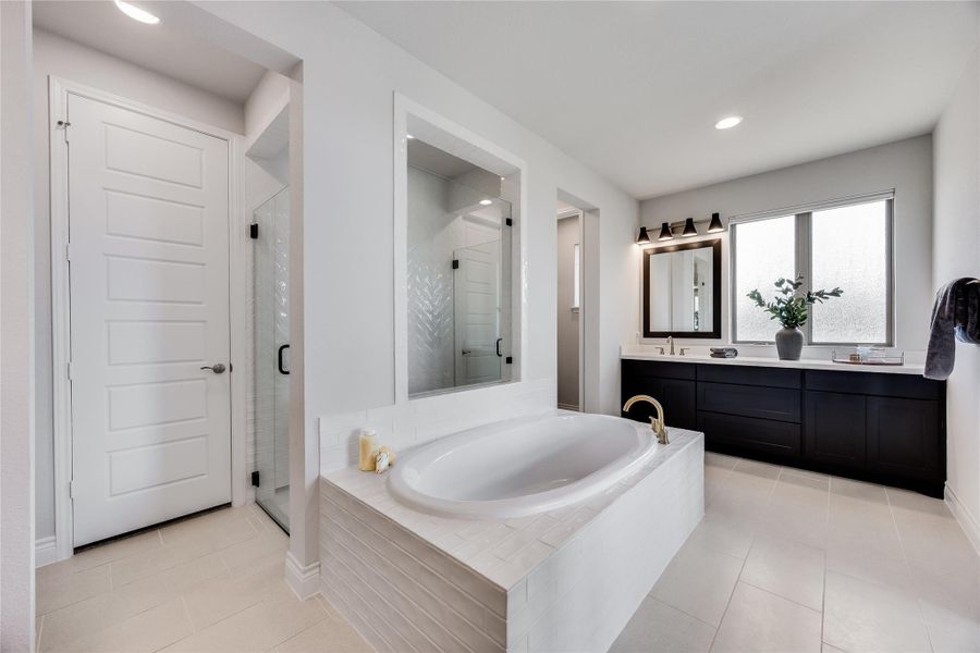 Furnished interior view inside a new home in Santa Rita Ranch 90', Liberty Hill (Image 25). Furnished interior view inside a new home in Santa Rita Ranch 90', Liberty Hill (Image 25).