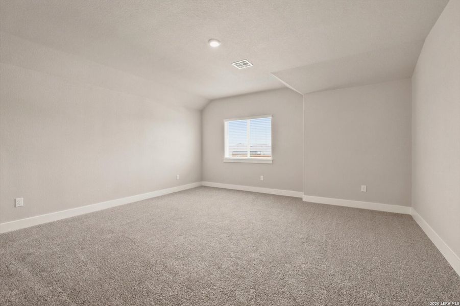 Spacious, unfurnished interior of a new home in Copper Canyon, Bulverde (Image 18).