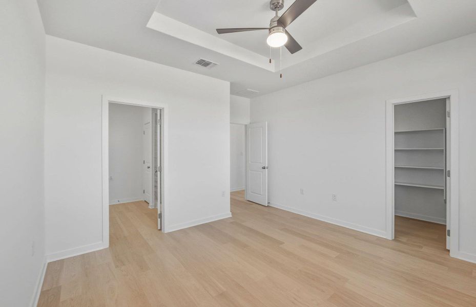 Spacious, unfurnished interior of a new home in Larson Crossing, Elgin (Image 16).