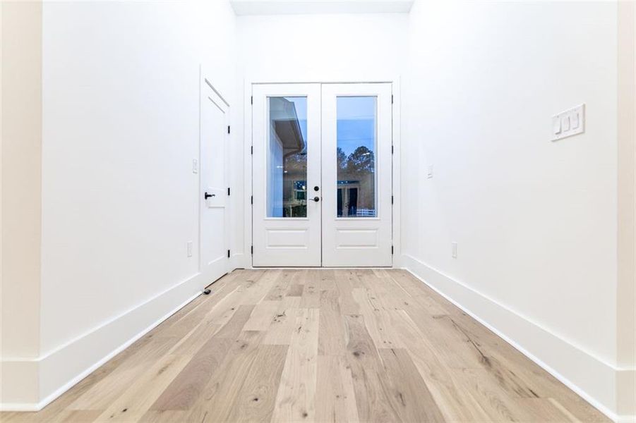 Spacious, unfurnished interior of a new home in , Monroe (Image 29).