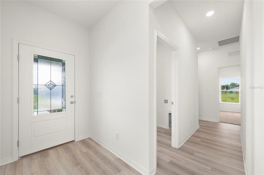 Spacious, unfurnished interior of a new home in Gum Lake Preserve, Lake Alfred (Image 14).