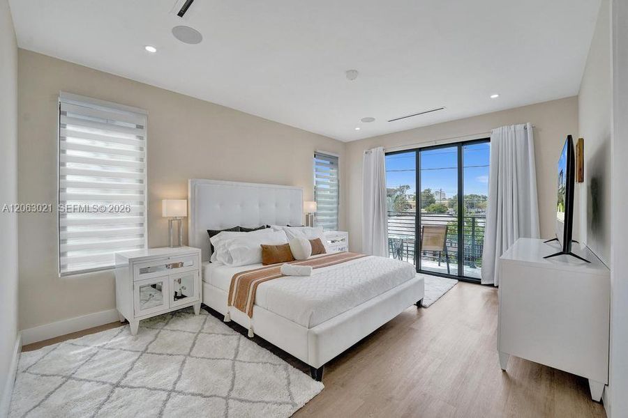 Furnished interior view inside a new home in , Fort Lauderdale (Image 19). Furnished interior view inside a new home in , Fort Lauderdale (Image 19).