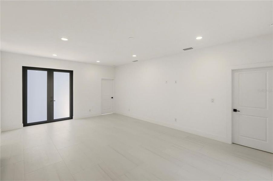 Spacious, unfurnished interior of a new home in , North Port (Image 34).