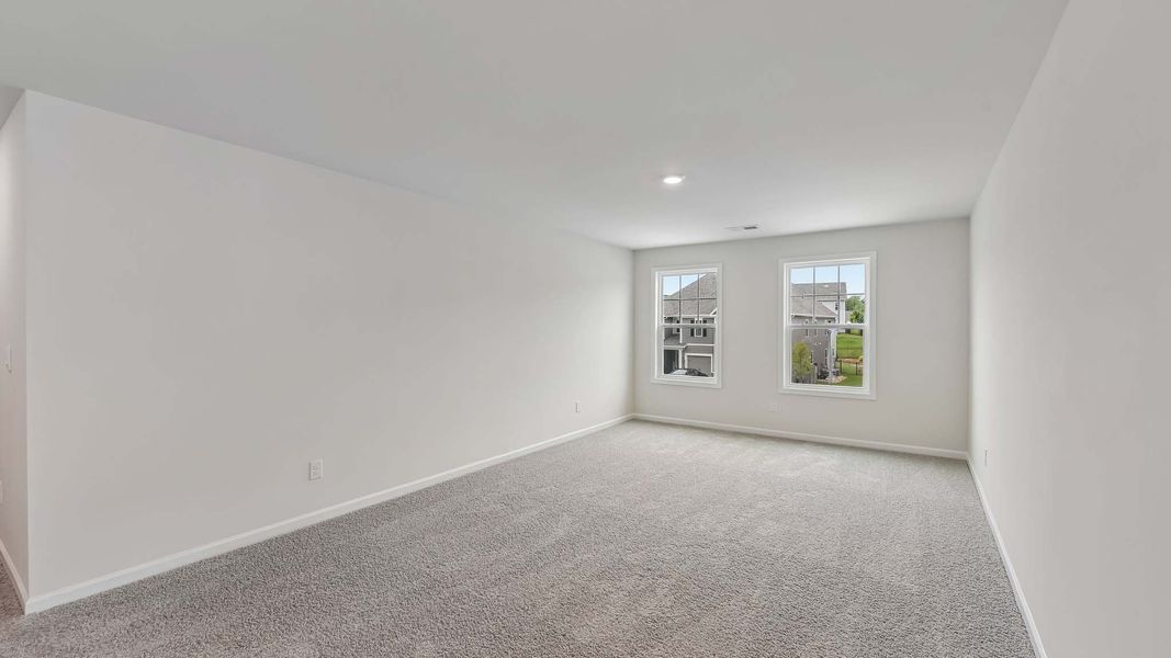 Spacious, unfurnished interior of a new home in Oak Grove Hill, Huntersville (Image 17).