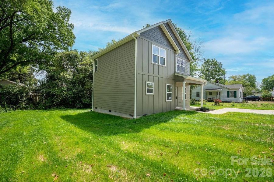 Exterior details and patio area of a home in , Gastonia (Image 3).