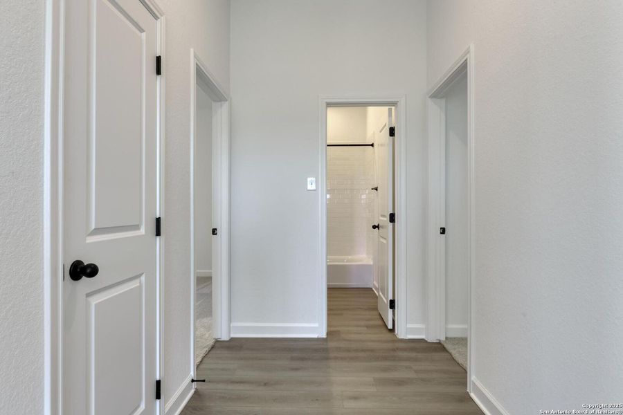 Spacious, unfurnished interior of a new home in Arcadia Ridge, San Antonio (Image 27). Spacious, unfurnished interior of a new home in Arcadia Ridge, San Antonio (Image 27).
