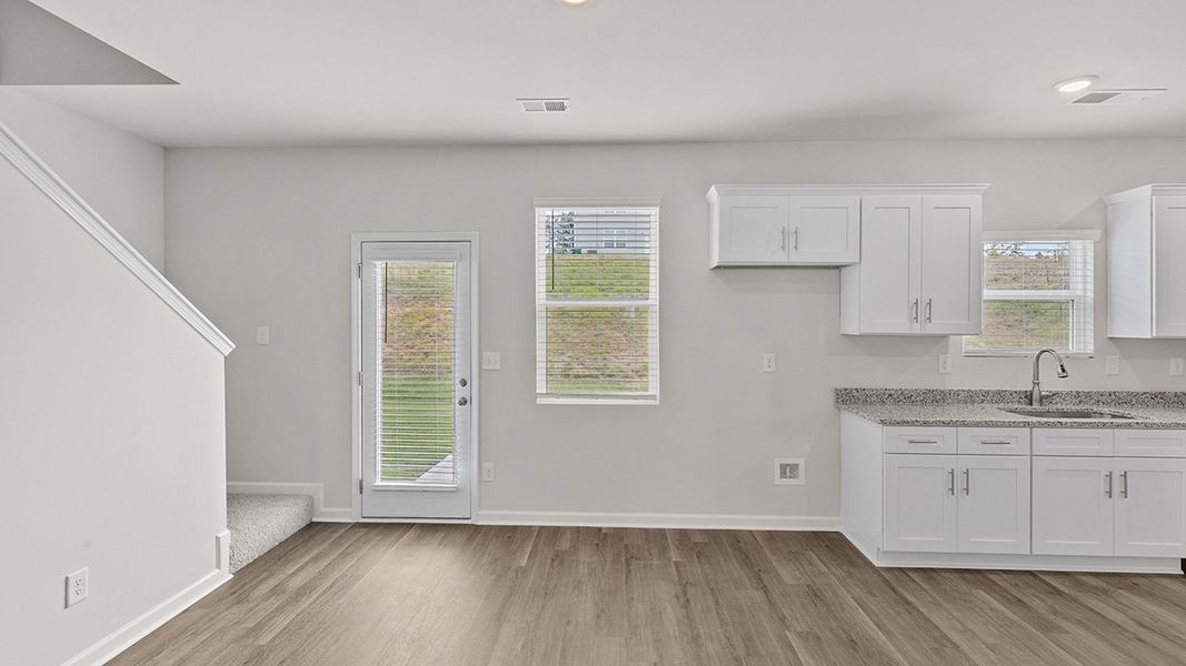 Spacious, unfurnished interior of a new home in Bellemeade Landing, Augusta (Image 15).