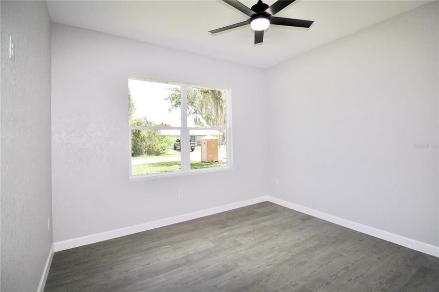 Spacious, unfurnished interior of a new home in , Sebring (Image 15).