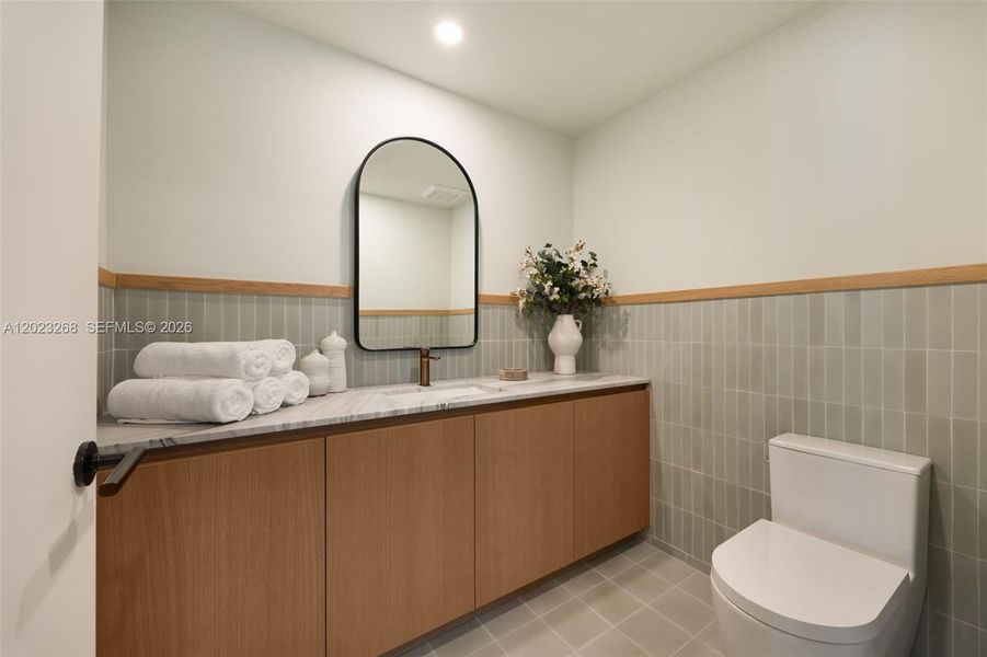 Furnished interior view inside a new home in , Bay Harbor Islands (Image 35).